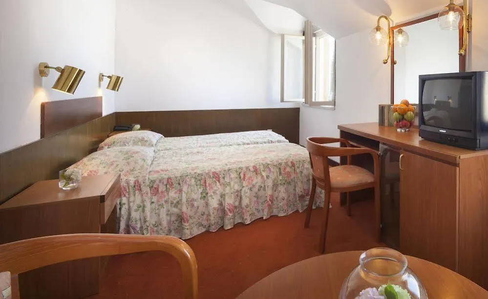 Hotel Lungomare Opatija - Liburnia 3*,